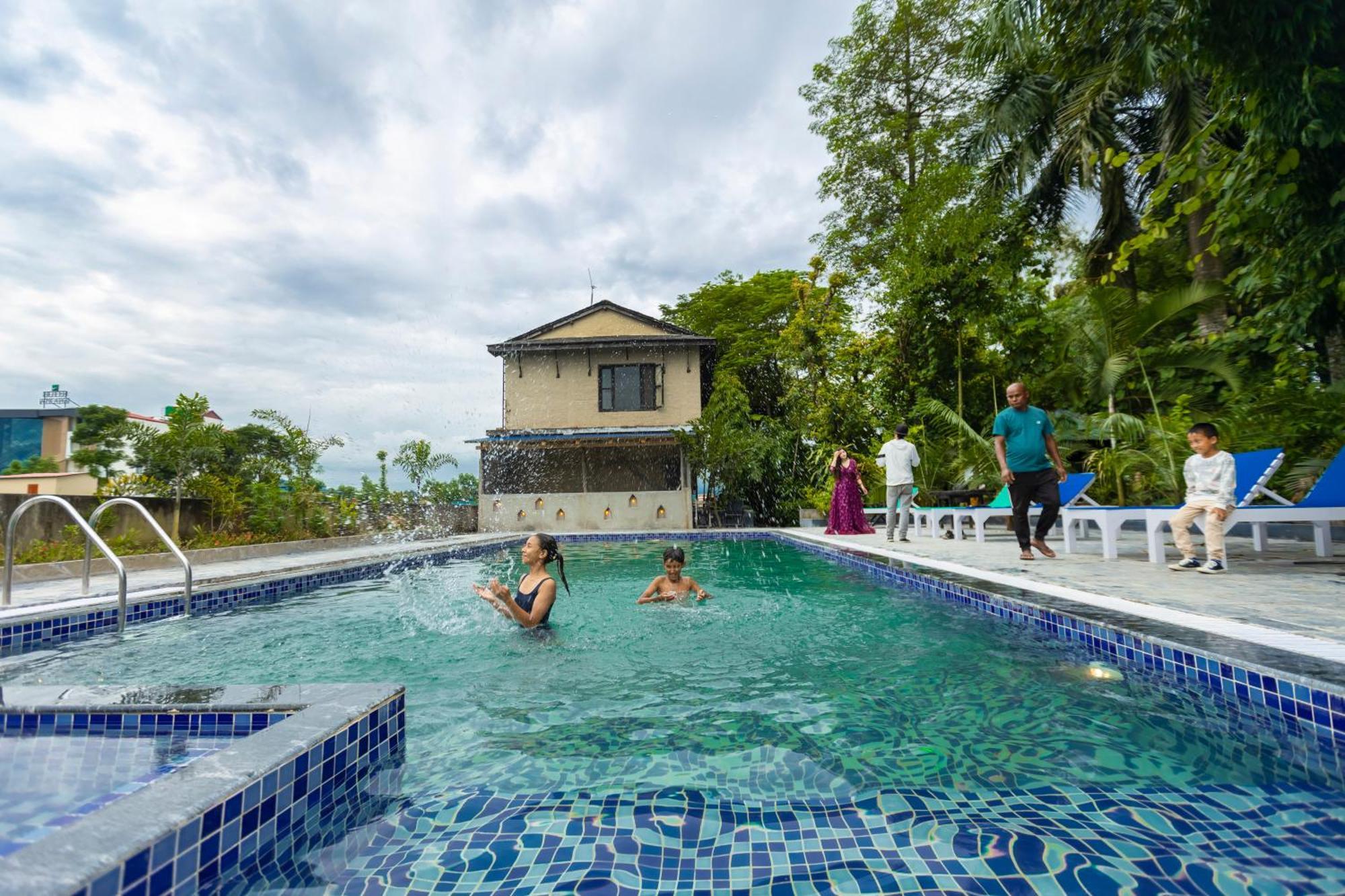 Hotel Parkside & Swimming Pool-Between Greenery And Azure ,Your Perfect Retreat Csitvan Kültér fotó