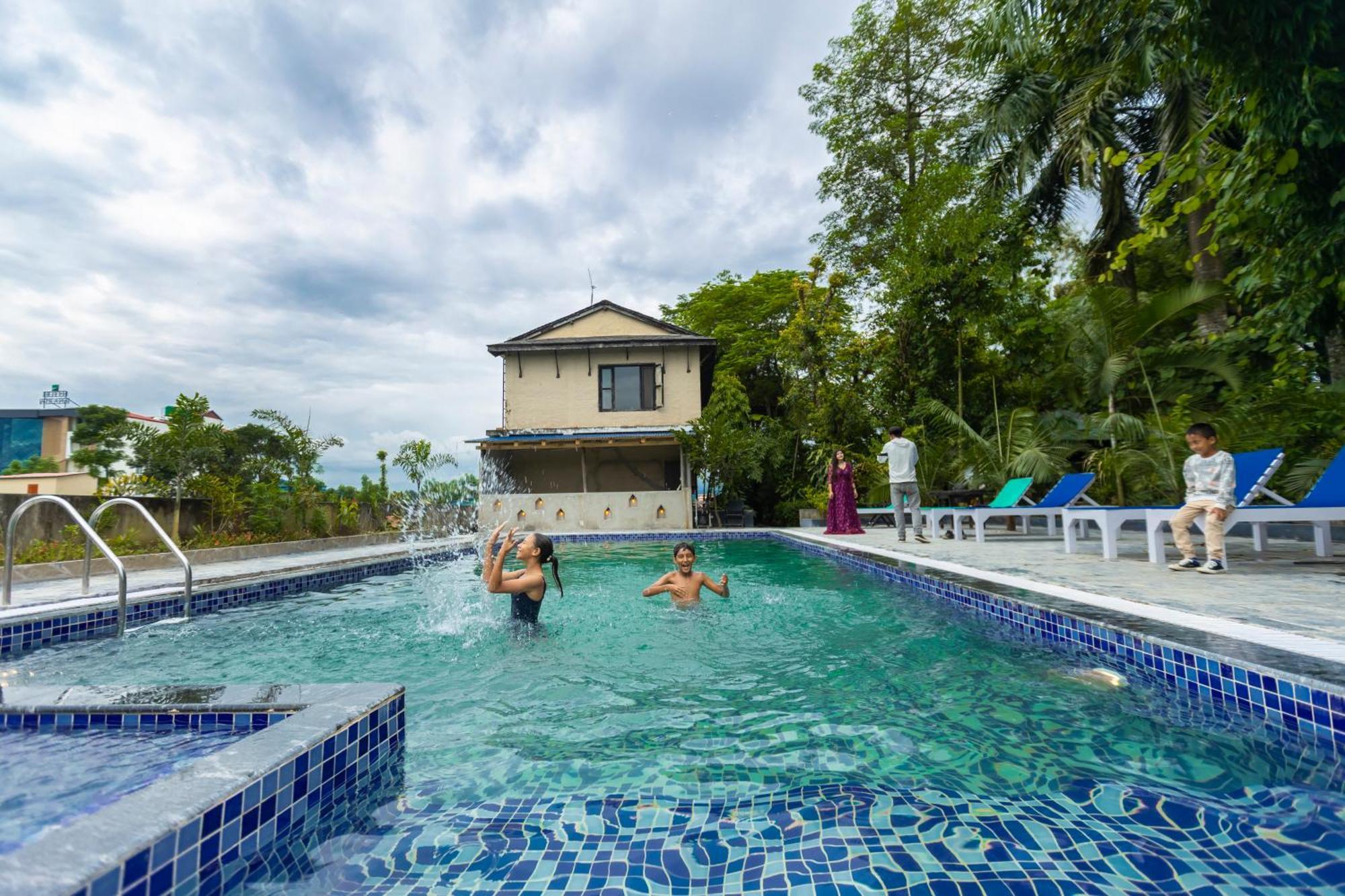 Hotel Parkside & Swimming Pool-Between Greenery And Azure ,Your Perfect Retreat Csitvan Kültér fotó