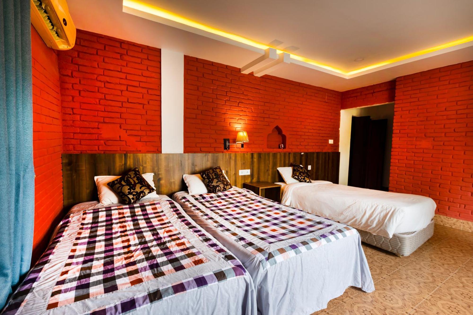 Hotel Parkside & Swimming Pool-Between Greenery And Azure ,Your Perfect Retreat Csitvan Kültér fotó