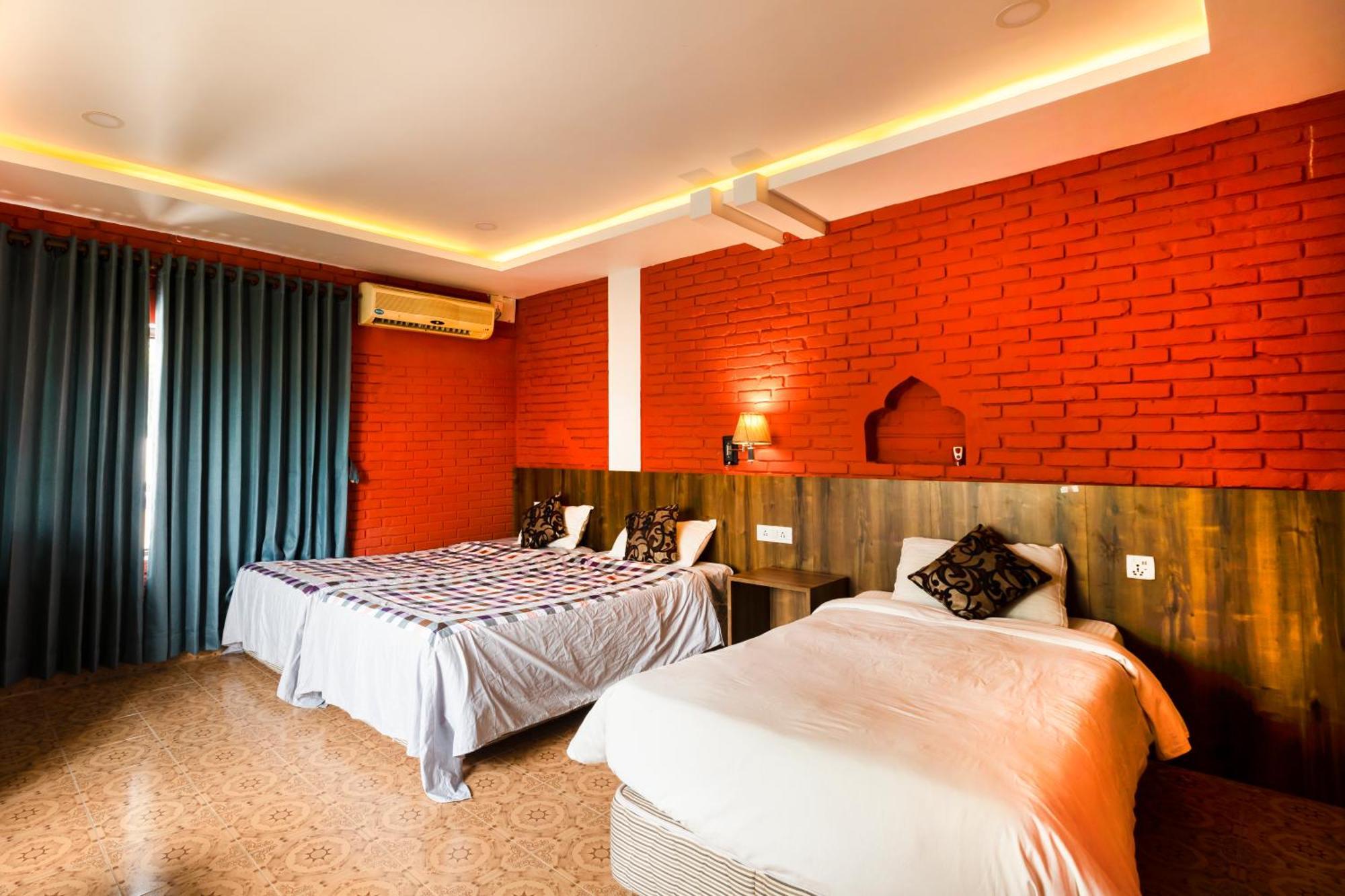 Hotel Parkside & Swimming Pool-Between Greenery And Azure ,Your Perfect Retreat Csitvan Kültér fotó
