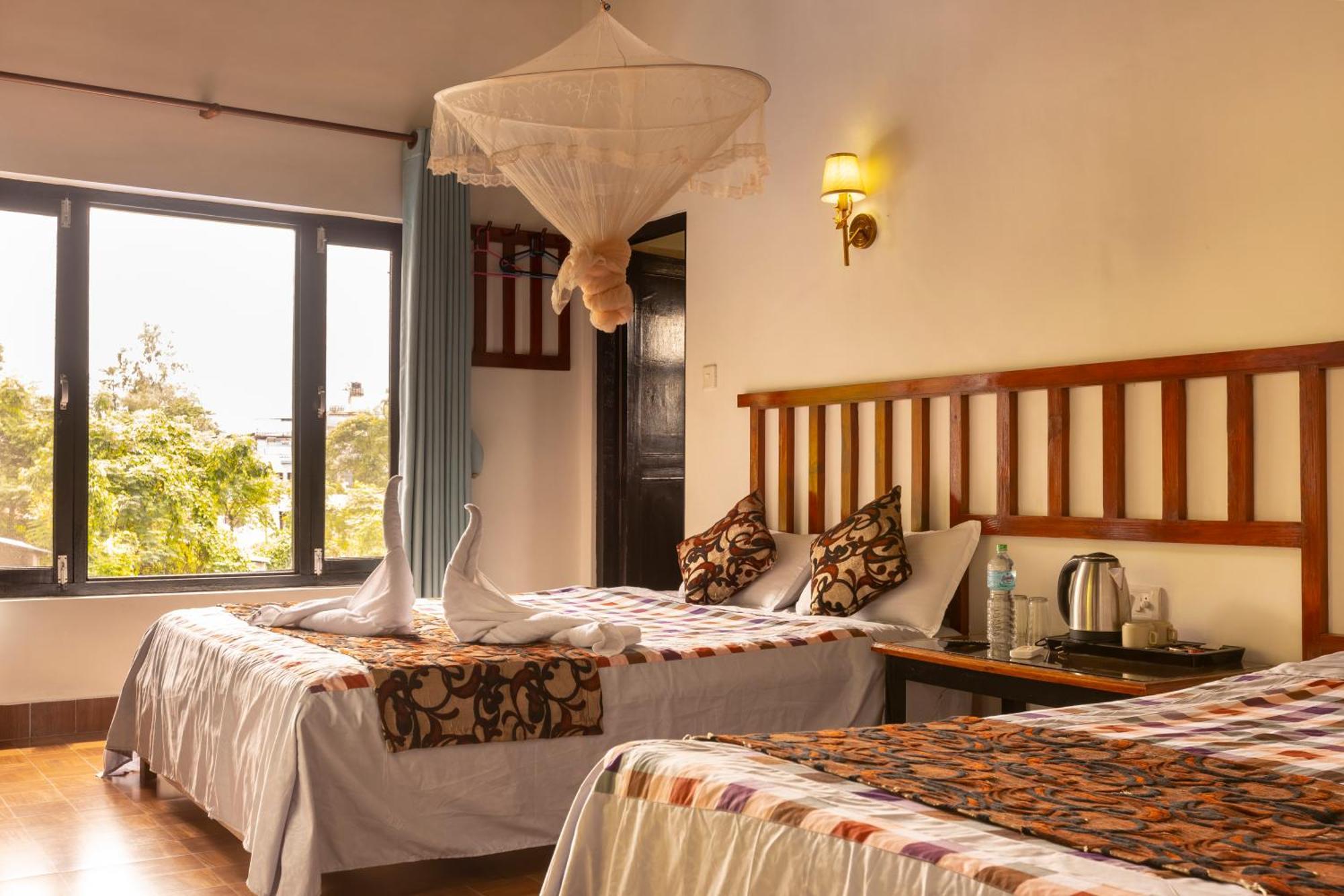 Hotel Parkside & Swimming Pool-Between Greenery And Azure ,Your Perfect Retreat Csitvan Kültér fotó